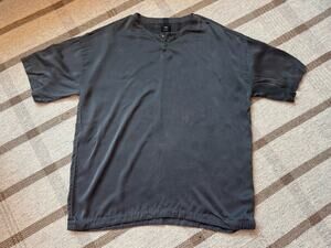 Lahgo Lunya Men’s Silk Sleep Shirt Gray Black Short Sleeve Large